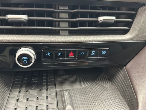 Used 2025 Ford Explorer Platinum w/ LUX Leather Package AWD/4WD image 22