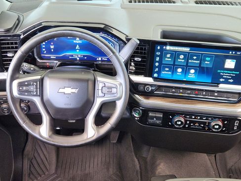 Certified 2025 Chevrolet Silverado 1500 LT AWD/4WD image 28