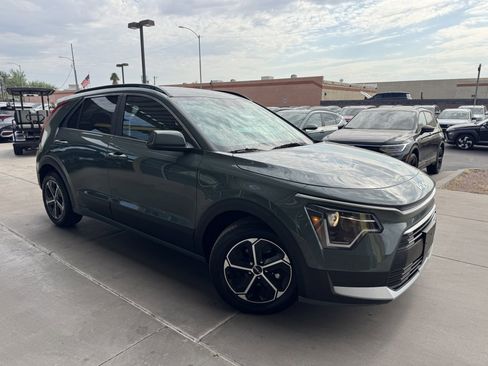Used 2024 Kia Niro EX image 5
