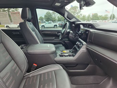Used 2024 GMC Sierra 2500 AT4X image 10