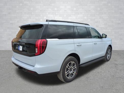 New 2026 Ford Expedition Active RWD image 4