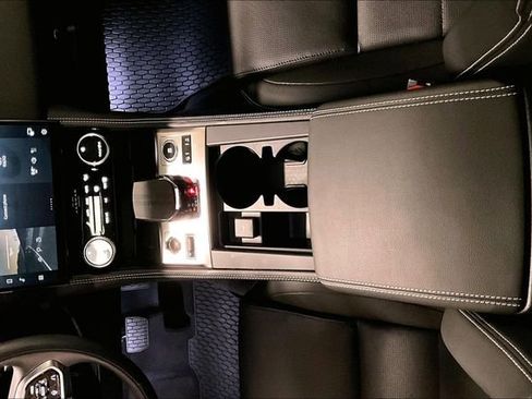 Certified 2024 Jaguar F-PACE R-Dynamic S image 11