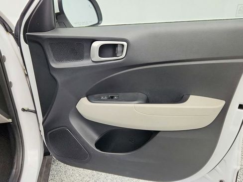 Used 2021 Hyundai Venue SEL w/ Cargo Package image 23