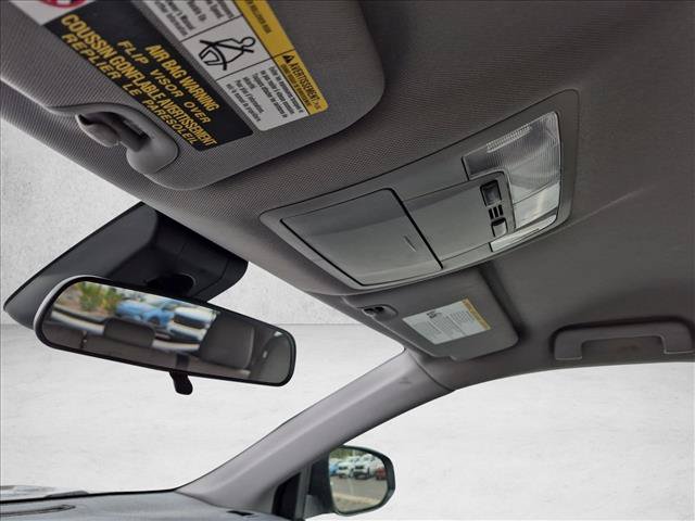 Used 2017 Toyota Highlander Plus w/ Carpet Mat Package FWD image 14