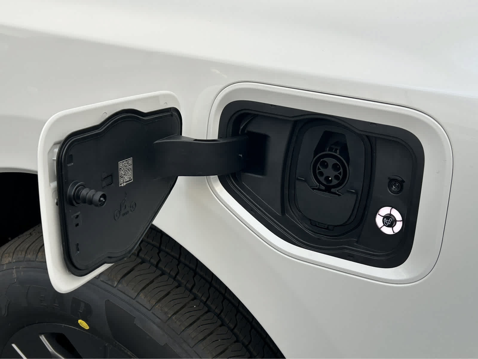 New 2023 Ford F150 Lightning Lariat AWD/4WD image 2