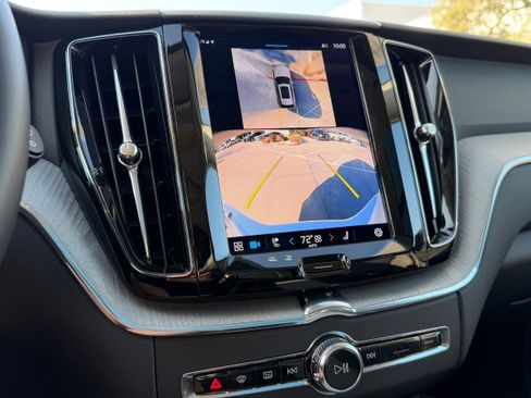 Certified 2025 Volvo XC60 B5 Plus image 20