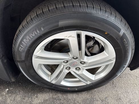 Used 2018 GMC Terrain SLE w/ Driver Convenience Package image 12