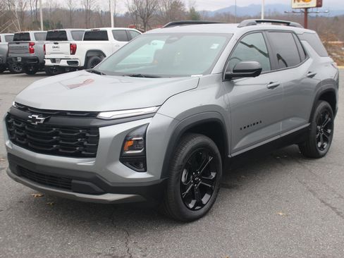 New 2026 Chevrolet Equinox LT w/ Convenience Package II image 3