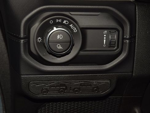 Used 2026 Jeep Gladiator Mojave AWD/4WD image 36