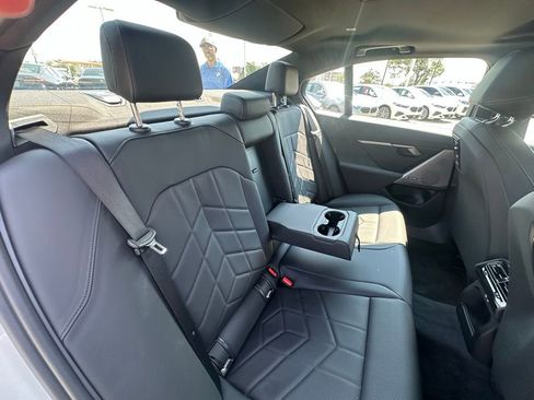 Certified 2025 BMW 530i w/ Premium Package image 21