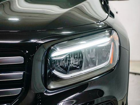 Used 2025 Mercedes-Benz GLB 250 4MATIC image 7