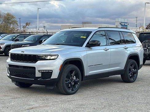 New 2025 Jeep Grand Cherokee L Limited w/ Black Appearance Package image 6