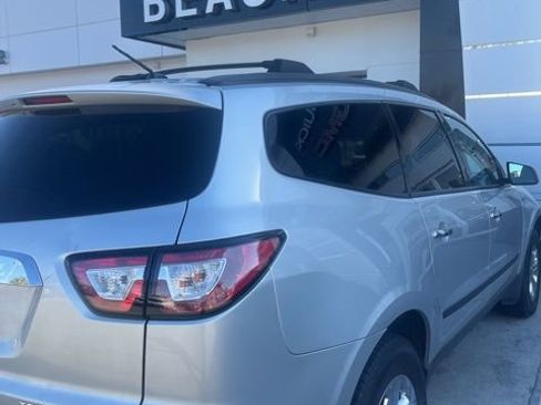 Used 2015 Chevrolet Traverse LS image 4