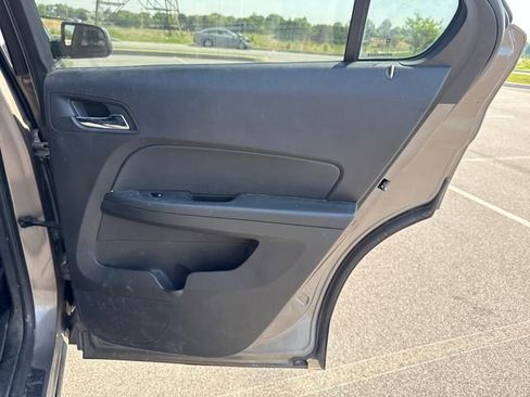 Used 2010 Chevrolet Equinox LT AWD/4WD image 16