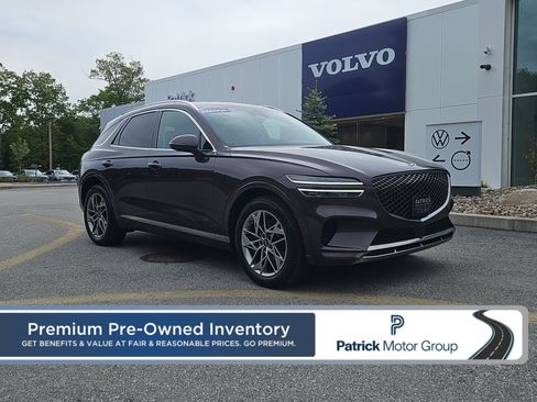 Used 2022 Genesis GV70 2.5T w/ Select Package AWD/4WD image 1