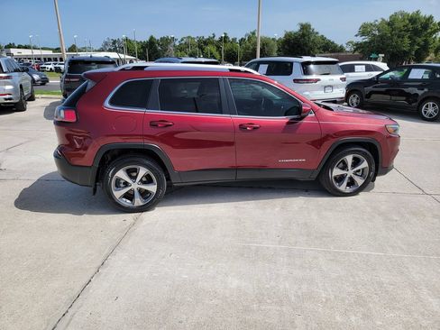 Used 2020 Jeep Cherokee Limited FWD image 6