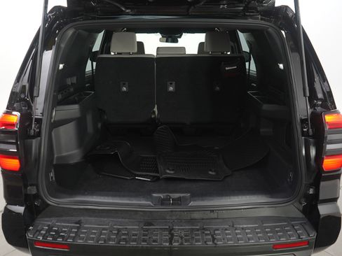 Used 2025 Toyota 4Runner SR5 image 9