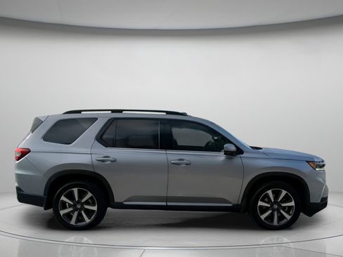 Used 2024 Honda Pilot Touring image 33