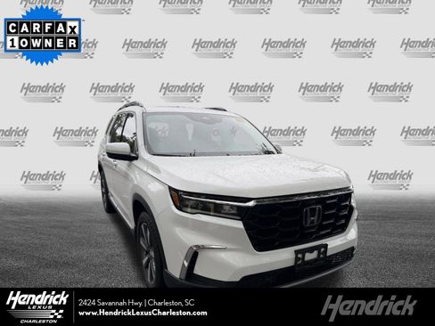 Used 2023 Honda Pilot Touring image 1