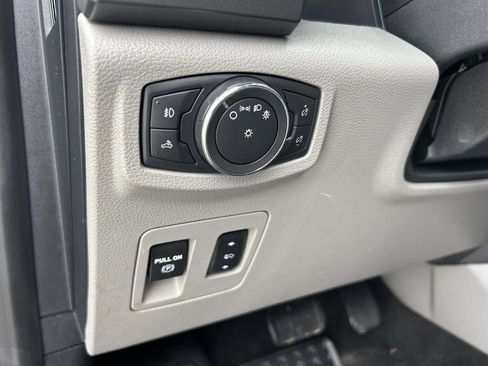 Used 2018 Ford F150 XLT w/ Equipment Group 302A Luxury AWD/4WD image 19