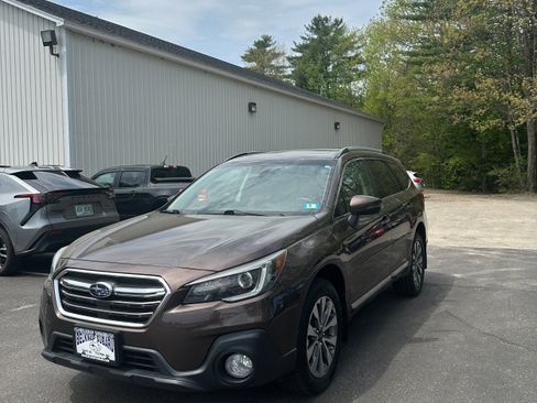 Used 2019 Subaru Outback 3.6R Touring AWD/4WD image 1