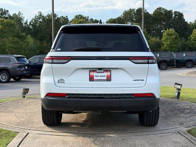 Used 2023 Jeep Grand Cherokee Limited w/ Black Appearance Package RWD image 6