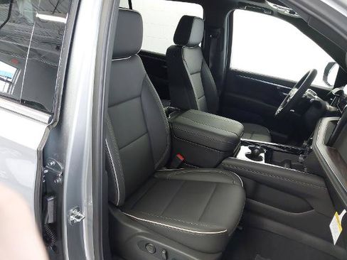 New 2026 Chevrolet Suburban Premier AWD/4WD image 28