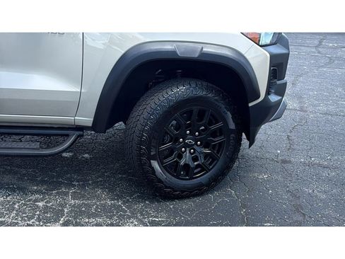 Used 2024 Chevrolet Colorado Trail Boss w/ Advanced Trailering Package AWD/4WD image 9