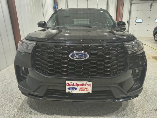 Certified 2025 Ford Explorer ST-Line w/ Premium Package AWD/4WD image 3