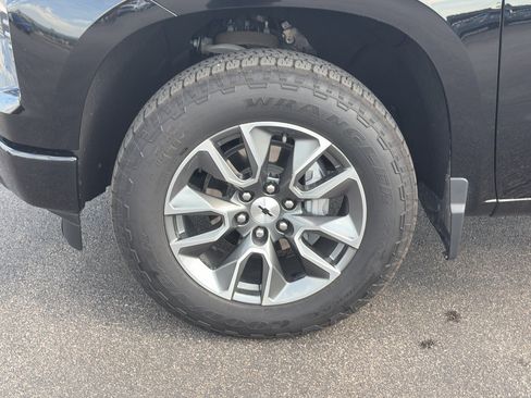 Certified 2025 Chevrolet Silverado 1500 RST AWD/4WD image 35