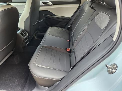 New 2025 Volkswagen Taos SE image 30