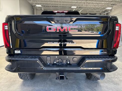 Used 2024 GMC Sierra 2500 Denali w/ Denali Reserve Package image 13