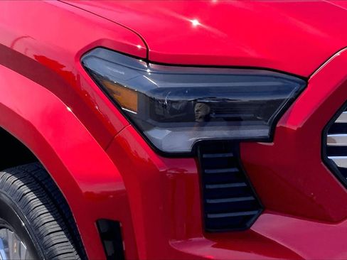 Used 2026 Toyota Tacoma Limited AWD/4WD image 28