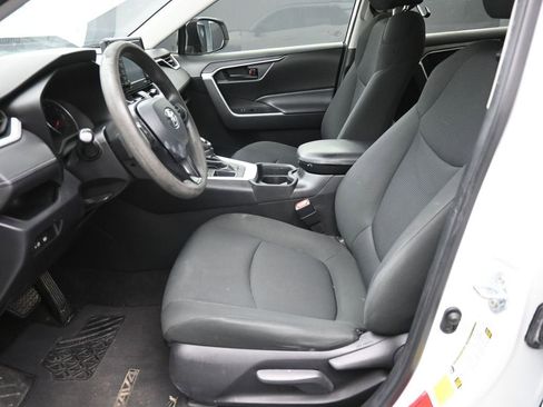 Used 2021 Toyota RAV4 LE FWD image 21