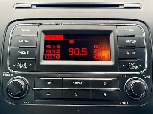 Used 2016 Kia Forte LX image 15