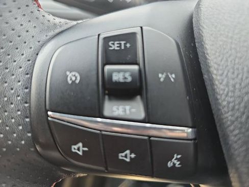 Certified 2025 Ford Escape ST-Line Select AWD/4WD image 17