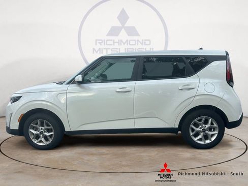 Used 2025 Kia Soul LX w/ LX Technology Package image 6