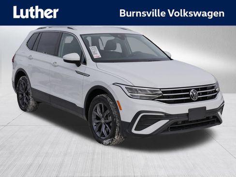 Certified 2022 Volkswagen Tiguan SE image 1