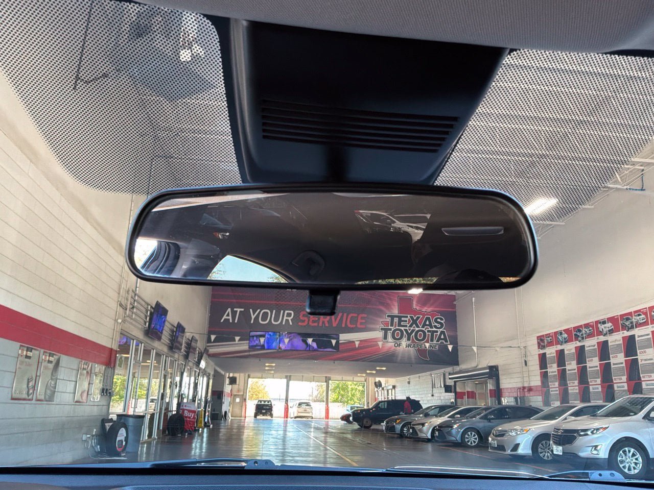 Used 2025 Nissan Altima 2.5 SV FWD image 19