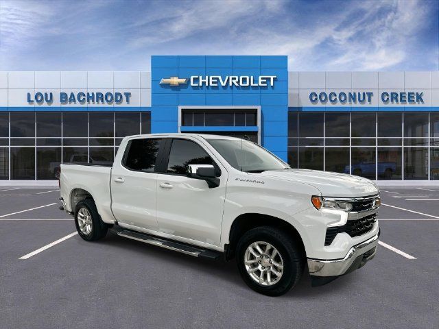 Used 2024 Chevrolet Silverado 1500 LT RWD image 2