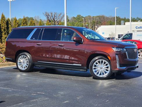 Used 2023 Cadillac Escalade ESV Premium Luxury w/ Performance Package image 3