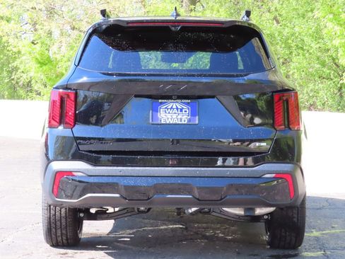 Certified 2026 Kia Sorento SX Prestige AWD/4WD image 6