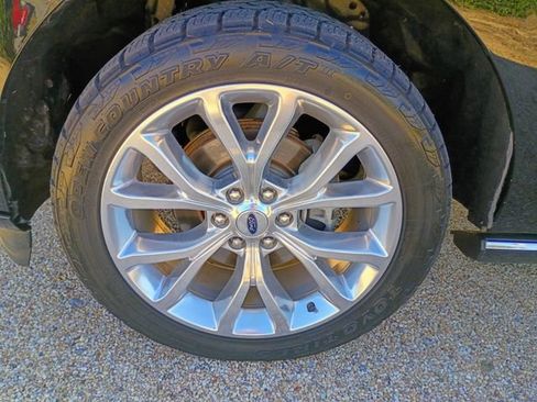 Used 2019 Ford Expedition Platinum image 20