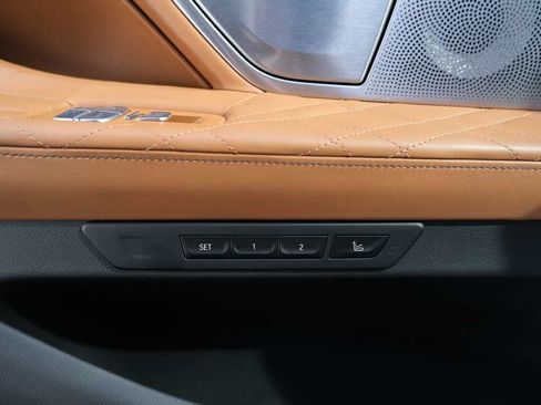 Used 2020 BMW 750i xDrive image 26