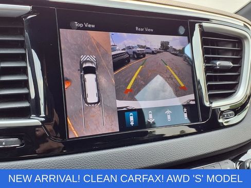 Used 2020 Chrysler Pacifica Touring-L w/ Advanced Safetytec Group AWD/4WD image 9