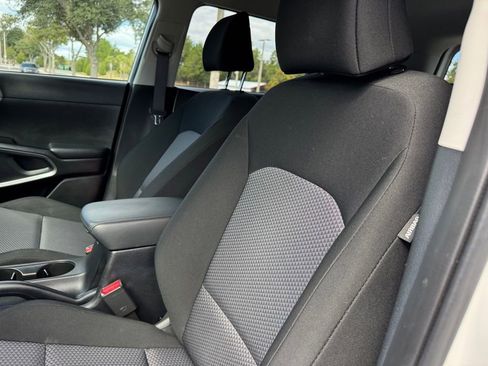 Used 2023 Kia Soul LX image 34