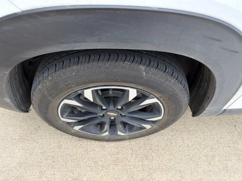 Used 2023 Chevrolet TrailBlazer LT w/ Convenience Package FWD image 5