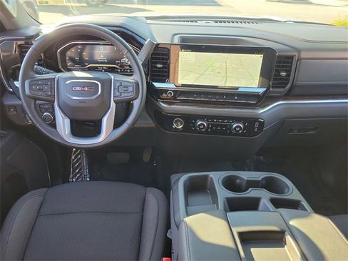 Used 2024 GMC Sierra 1500 Elevation image 9