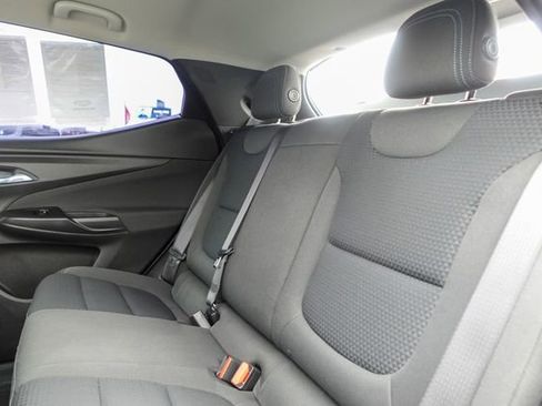 Used 2022 Chevrolet Bolt EUV LT w/ Comfort Package image 24