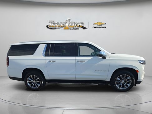 Used 2023 Chevrolet Suburban Premier AWD/4WD image 9